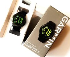 Garmin Vivoactive 5 smart watch