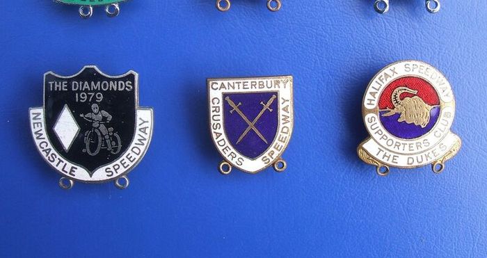 MOTORCYCLE SPEEDWAY (racing sports) - a selection of vintage Speedway Supporters' badges (1960's to 1990's)