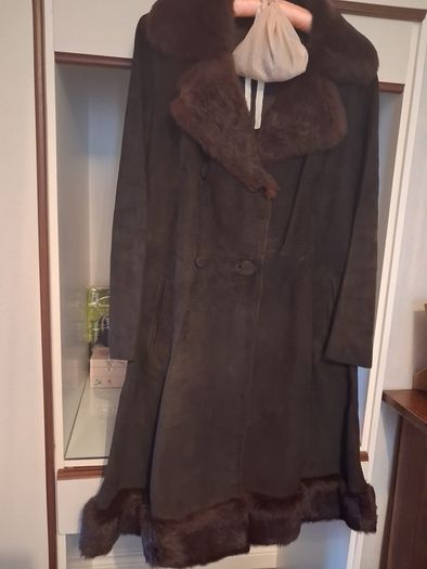 1960s Vintage Suede Brown Coat with mink fur trim (Dun Laoghaire)
