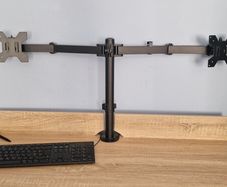 Double monitor stand