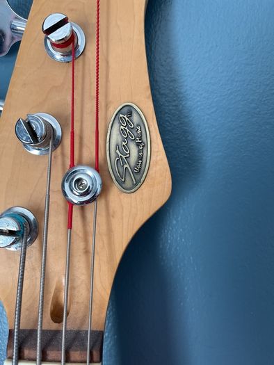 bass guitar with jazz pickups