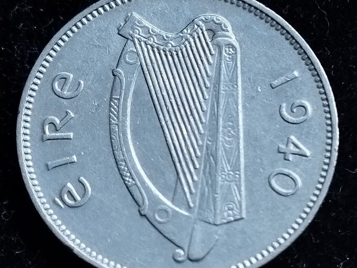 Ireland - 1940 - 6 Pence - Wolfhound - KM.13 - [2616]