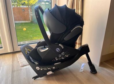 CYBEX Cloud Z i-Size Car Seat & Rotating Base Z Bundle