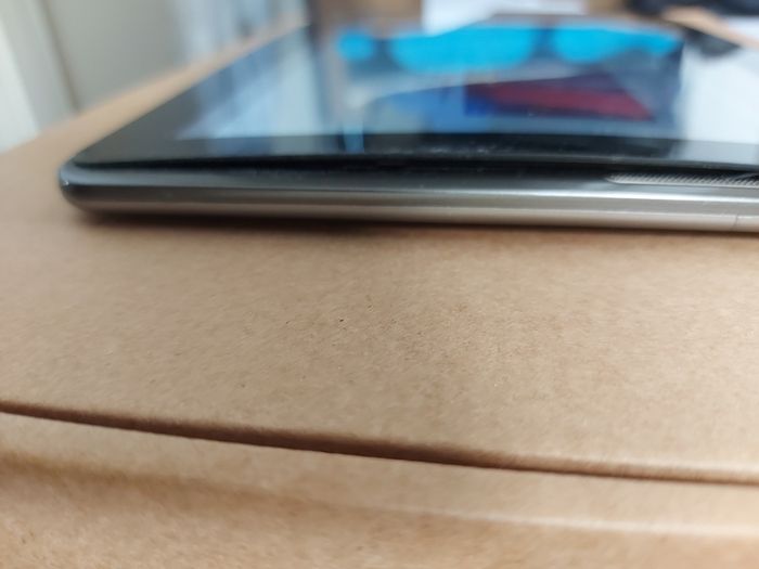 Samsung Galaxy Tab 2, Black, 16GB, Model GT-P5110, Battery is swollen but Tablet still works fine, excellent cosmetic condition otherwise