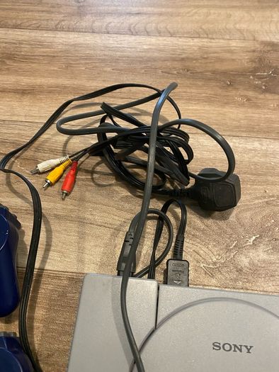 PS console and games 7502