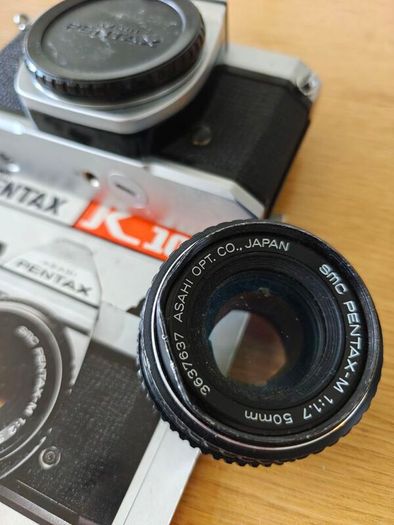 Pentax K1000 35mm SLR Film Camera + SMC Pentax-M 50mm f/1.7 Lens | Manual Included