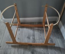 moses basket stand