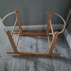 moses basket stand