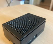 Raspberry pi 5 V five + pi hat for SSD + case