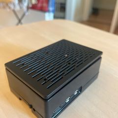 Raspberry pi 5 V five + pi hat for SSD + case