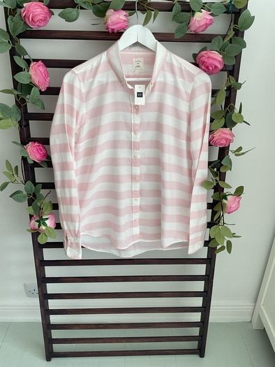 shirt bnwt Gap 100% cotton pink & white striped shirt size medium