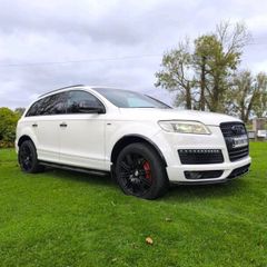Audi Q7---5seats ---333