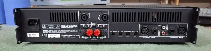 Gatt 60x 2x300 watt power amp