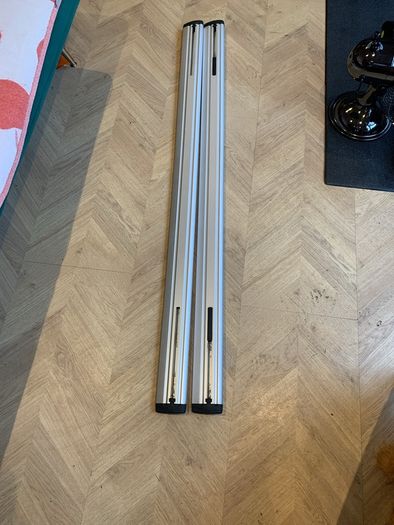 Thule roof bars 140cm