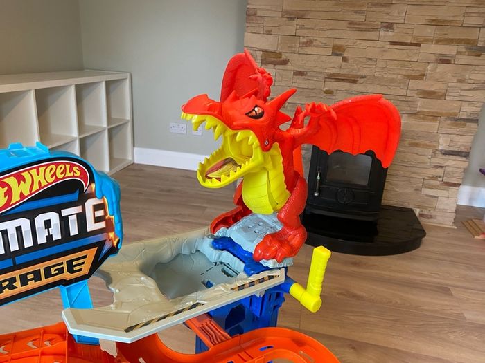Hot Wheels City Let's Race Ultimate Garage Playset
