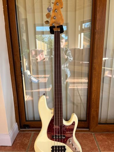 Sandberg California II TM4 Lined Fretless