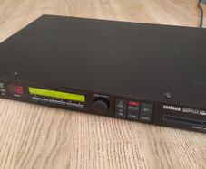 Yamaha SPX990 Professional Multi-Effect Processor