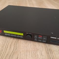 Yamaha SPX990 Professional Multi-Effect Processor