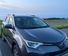 2017 Toyota RAV4 Hybrid Luna Sport  Fully Loaded  Excellent Condition