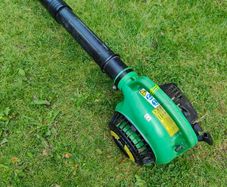 leaf blower