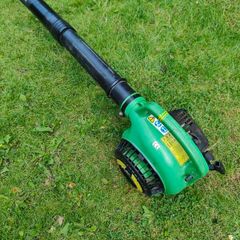 leaf blower