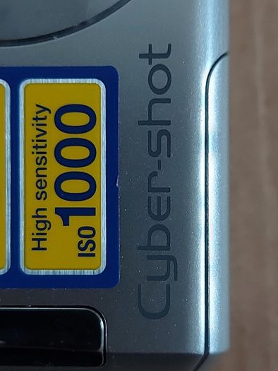Sony Cyber-Shot Model DSC-S650, 7.2 Megapixels, Takes 2 x AA Baterys, in excellent working and cosmetic condition