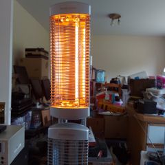 DELTA Essentials Halogen Heater, Model AS982785, Twin 2 Bar Heater, Can rotate horizantal also, 1 element missing but still plenty hot