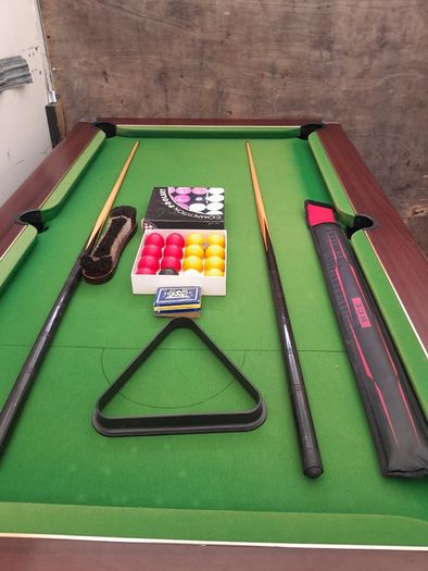 Pool table