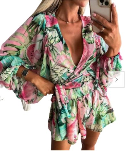 Set of chiffon tied top and shorts tropical pattern