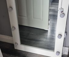 Hollywood mirror