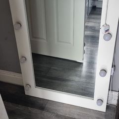 Hollywood mirror