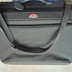 Samsonite suit carrier/garment bag.