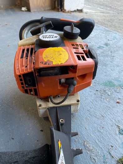 hedge strimmer