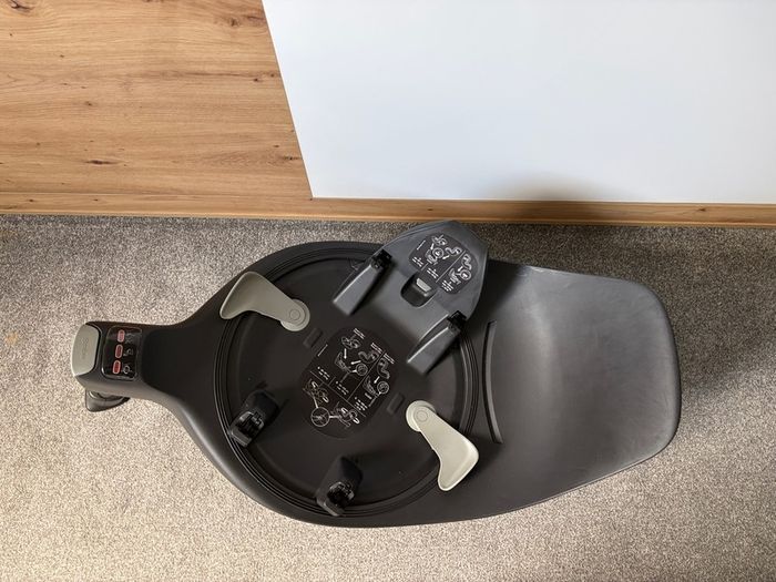 Cybex Cloud T I Size Car Seat & Base Bundle