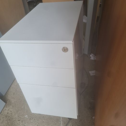 White 3 drawee metal pedestals