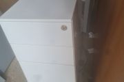 White 3 drawee metal pedestals