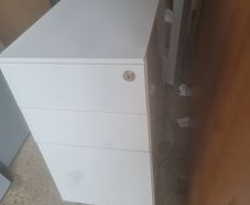 White 3 drawee metal pedestals