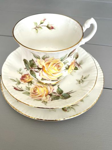 royal Standard tea trio