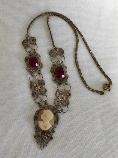 Vintage filigree Cameo shell pendant necklace