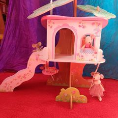 Rosebud Village Treehouse