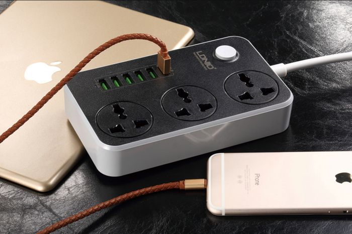 New Power Strip with 3 AC Sockets + 6 USB Ports