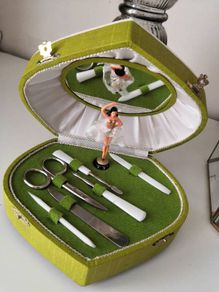 rare vintage Swiss wind up music box with manicure set