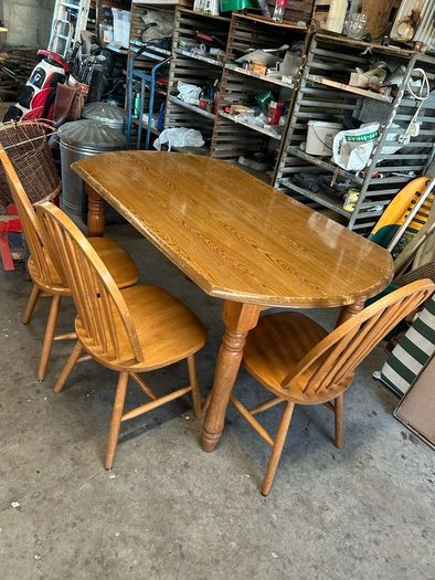 Kitchen table & 3 chairs