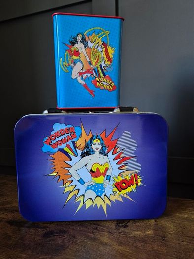 Woman Woman Tin Set