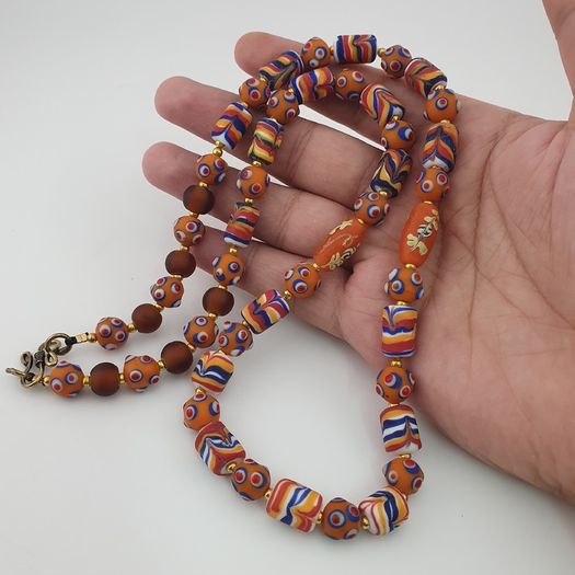 Vintage Venetian Style Skunk Eyes & Feather Desgin Glass Beads Necklace