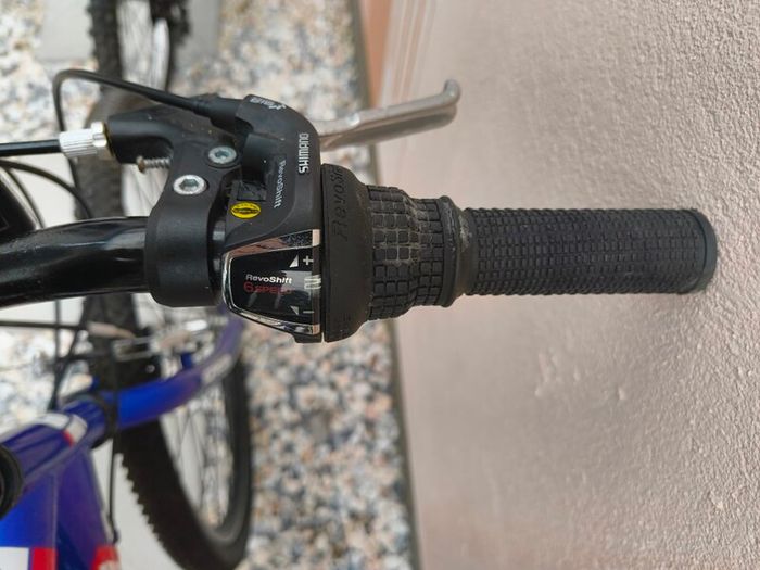 2 mountain bikes and over the trunk bike rack