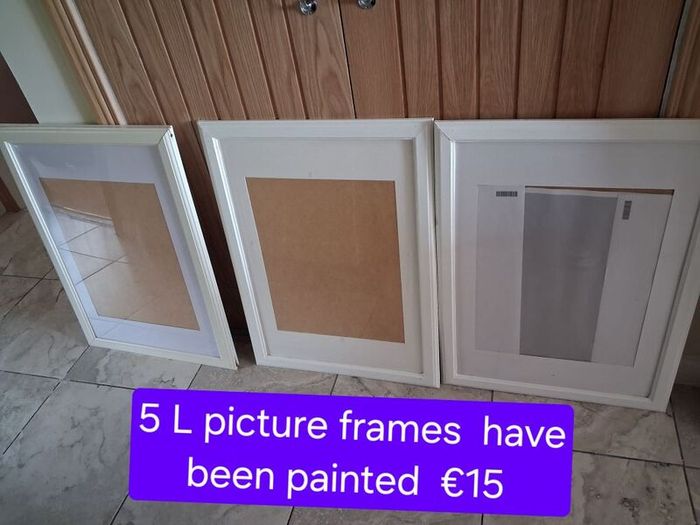 pictures frames  mirror  vases flowers