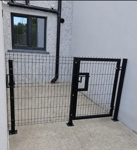Dog Run / Gate / Fencing