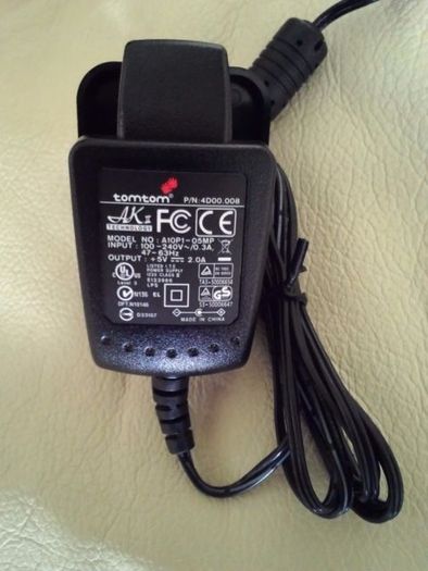 NEW Genuine OEM tomtom A10P1-05MP 4A00.000 5V 2A Power Supply AC Adapter