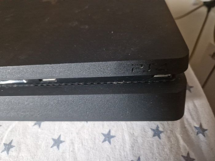Jailbreakable PlayStation 4 slim 1TB 6.72 Firmware